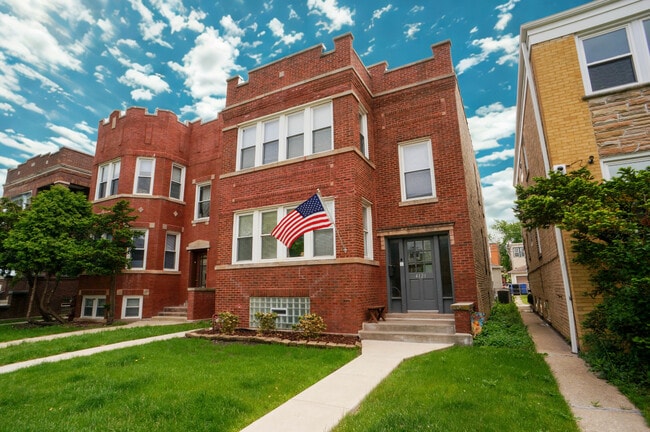 Primary Photo - 4123 W Wellington Ave