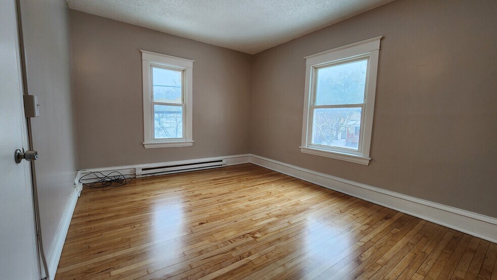Building Photo - 415 23rd Ave N