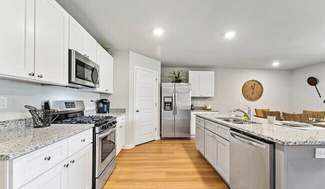 Building Photo - 10652 Paget Dr W