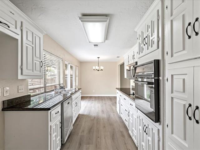 Building Photo - 2709 Leameadow Dr