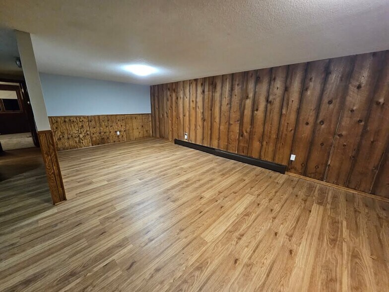 Building Photo - 11260 Fernbrook Ln N