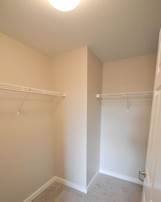 Building Photo - Beautiful 2 Bedroom Condo in Sammamish