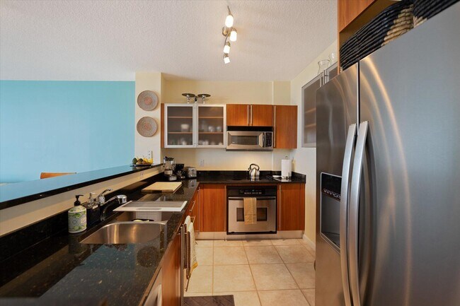 Building Photo - 1551 N Flagler Dr
