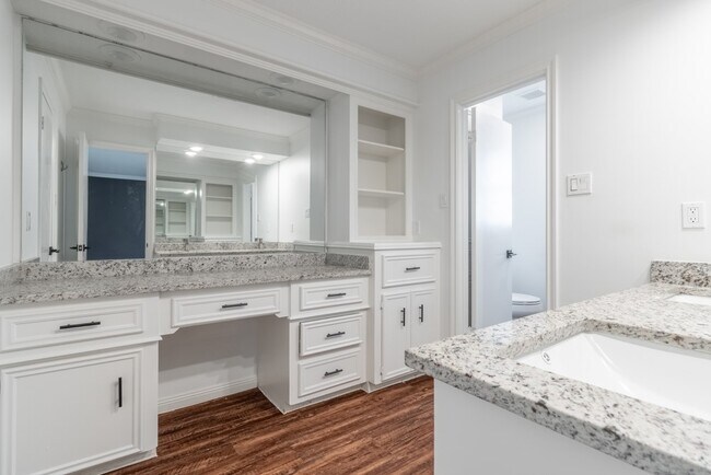 Building Photo - 17810 Cassina Dr