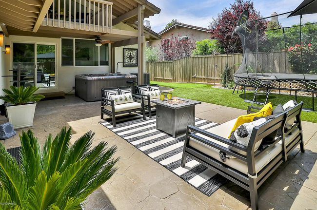 Building Photo - GORGEOUS REMODELED HOME WALKING DISTANCE T...