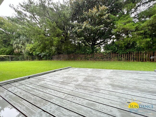 Building Photo - Great 3 bedroom family home in the heart of Destin!