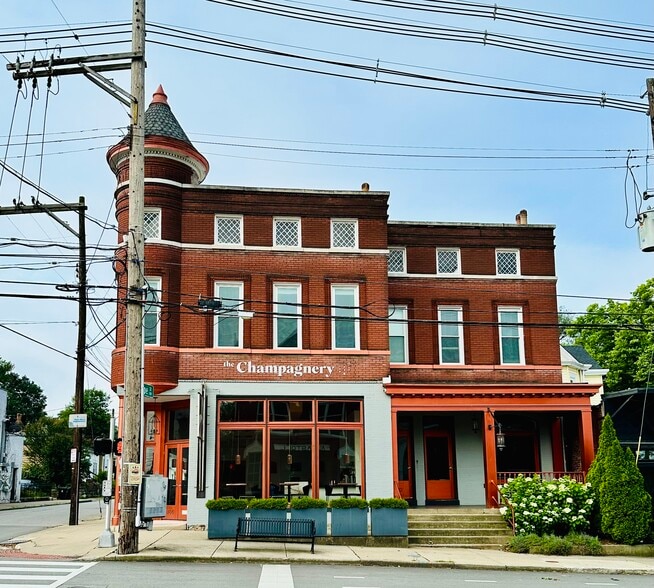 Primary Photo - 1764 Frankfort Ave