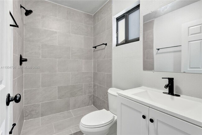 Building Photo - 2420 NW 6th Ct