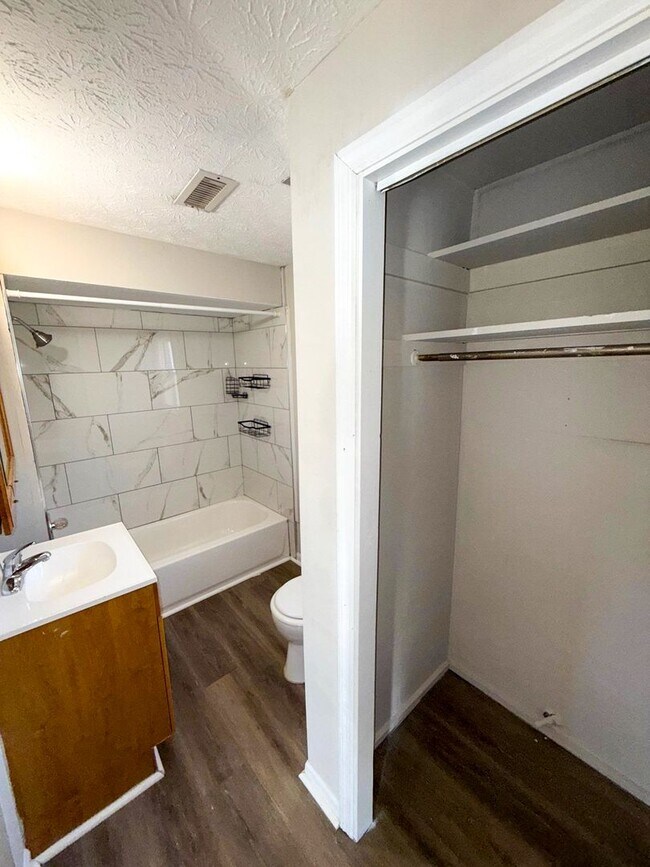 Building Photo - Charming & Newly Refreshed 3-Bedroom Ranch — Move-In Ready!