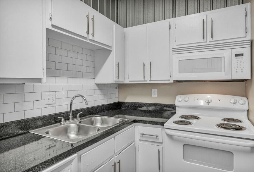 Primary Photo - The Enclave