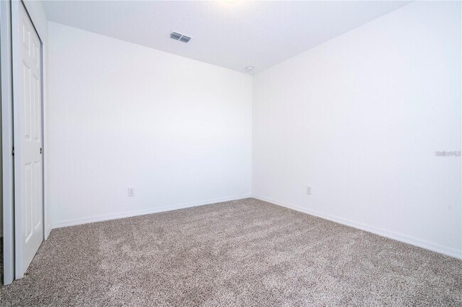 Building Photo - Elegant & Comfortable Home with Granite Ki...