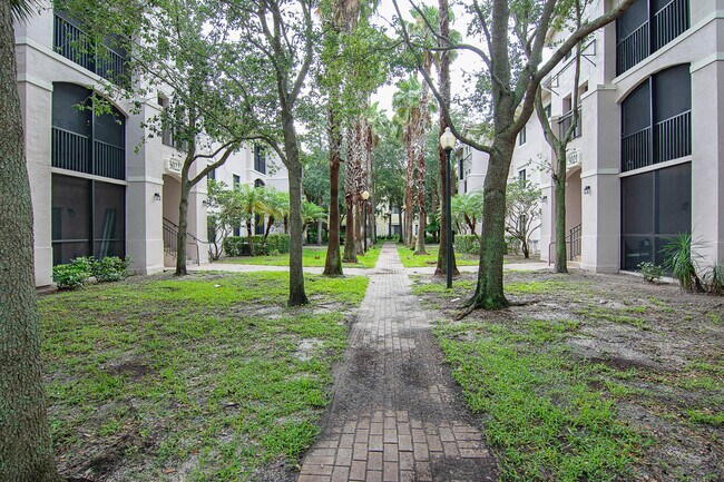 Building Photo - 3022 Alcazar Pl