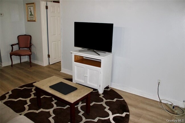 Building Photo - 24 Chestnut Ln