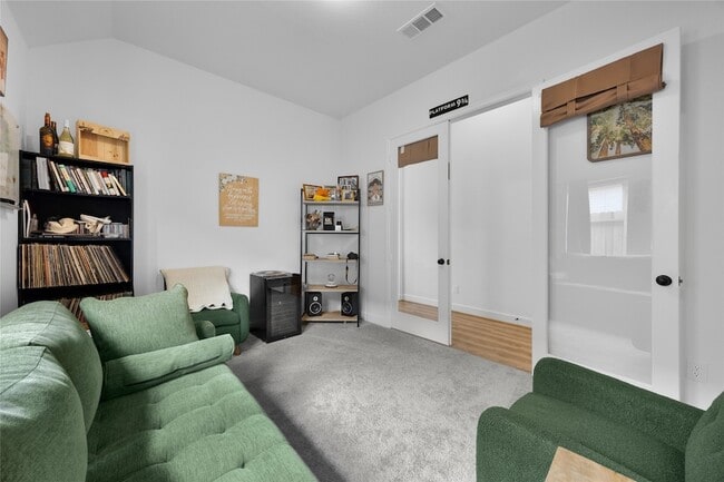 Building Photo - 31243 Riley Hts Dr
