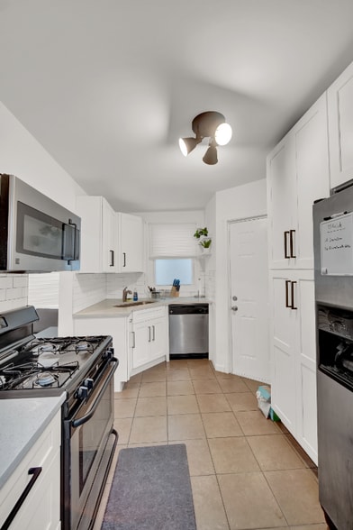 Building Photo - 1721 N Kimball Ave