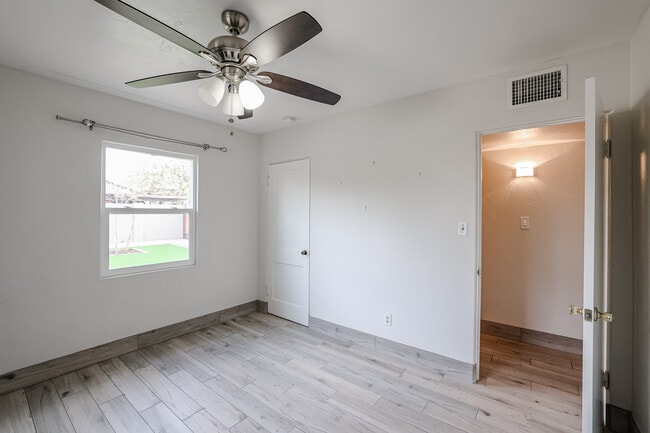 Building Photo - 3827 N 18th St