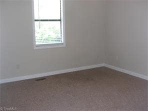 Building Photo - Spacious 2 Bedroom Condo
