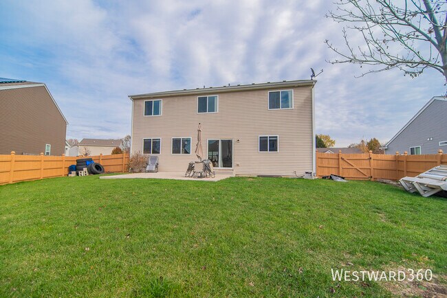 Building Photo - 2971 Ellsworth Dr