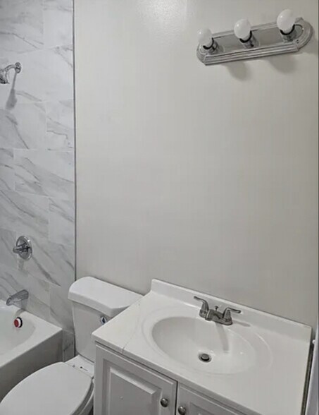 Building Photo - 159 Lincoln St