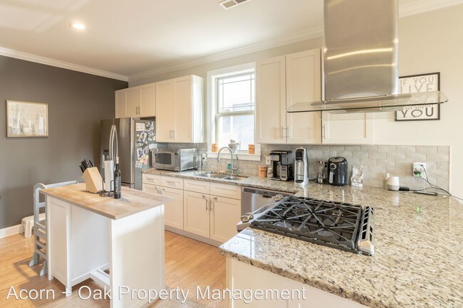 Building Photo - 3 br, 2.5 bath House - 110 Chestnut St.