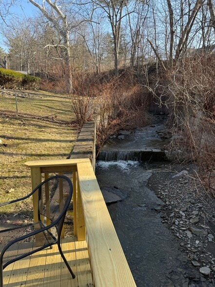 Building Photo - 24 Forest Hills Dr