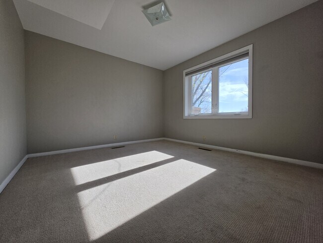 Building Photo - 3835 Lost Valley Rd SE