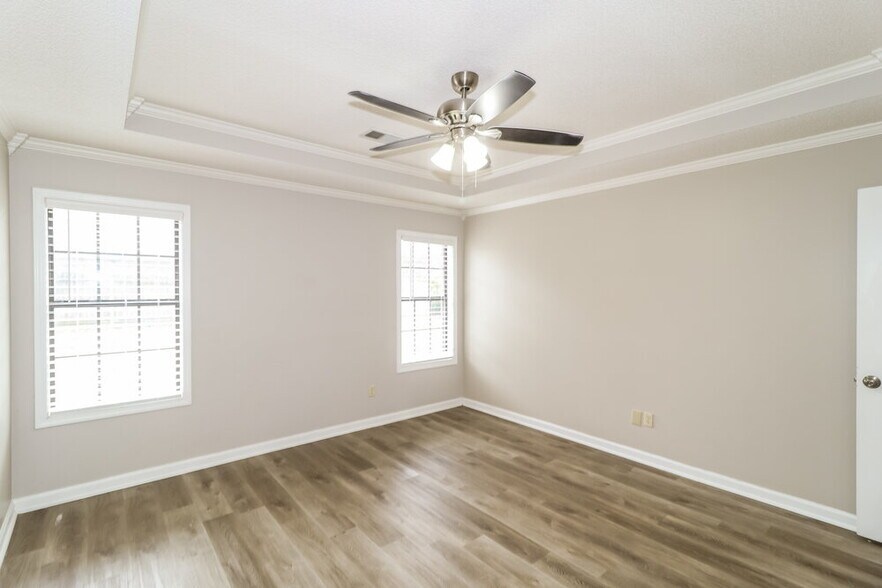 Building Photo - 8607 Sunnyvale St N