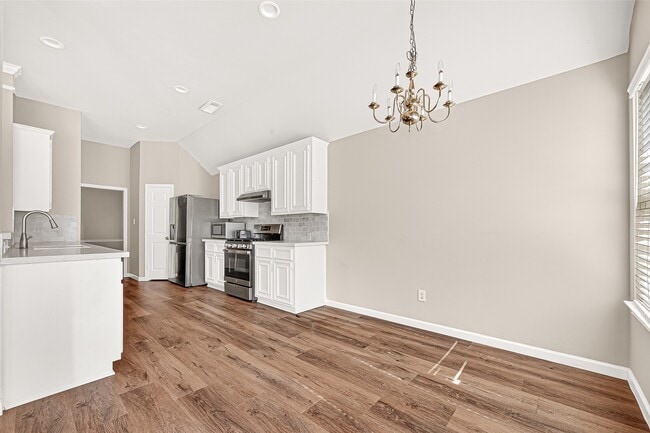 Building Photo - 22523 Cascade Springs Dr