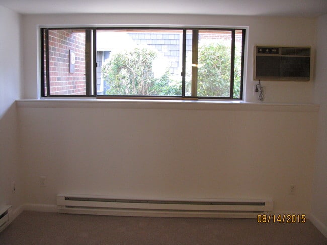 Building Photo - 1020 Southern Artery