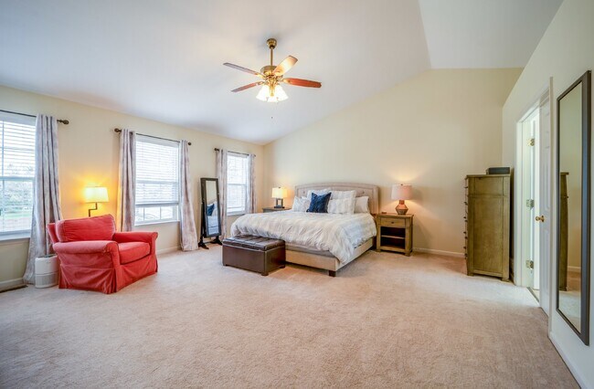 Building Photo - Stunningly Updated Home in Evergreen Meado...