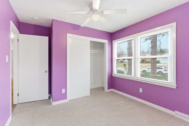 Building Photo - Beautiful, updated 3-bedroom, 2-bathroom brick ranch home in High Point with Fenced in yard