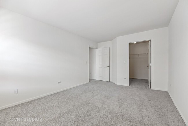 Building Photo - 431 Chopin Ct
