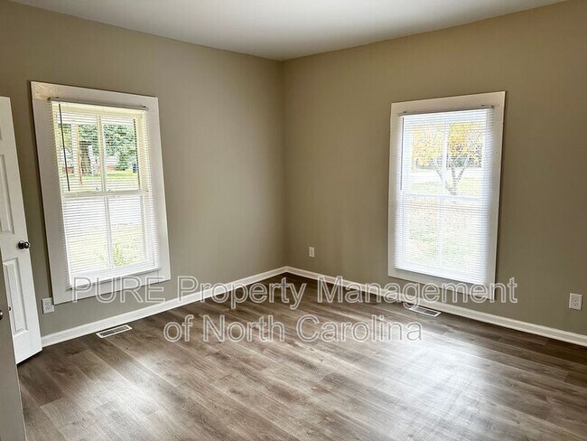 Building Photo - 213 Irma Ave