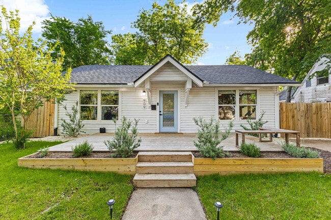 Building Photo - Timeless Charm Meets Modern Comfort in Brookview