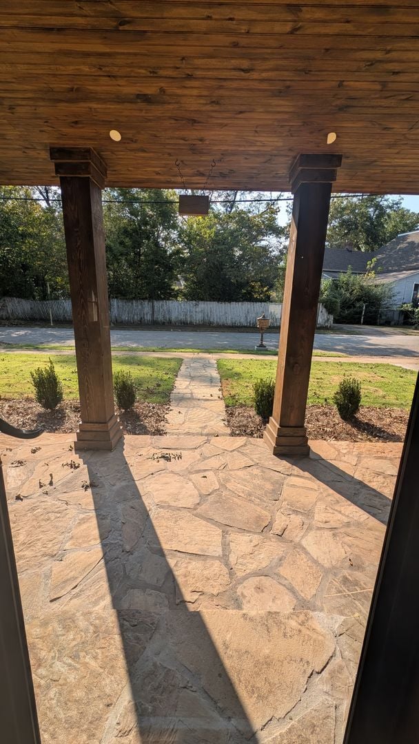 Building Photo - Completely remodeled Studio Home