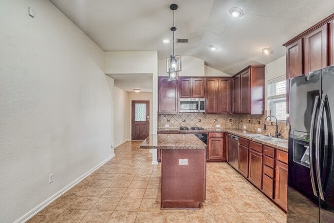 Building Photo - 2219 Diamond Crest Dr