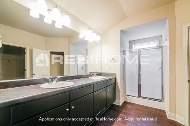 Building Photo - HOME FOR RENT!!
