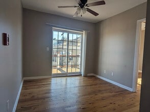 Building Photo - 3946-3950 Walnut St