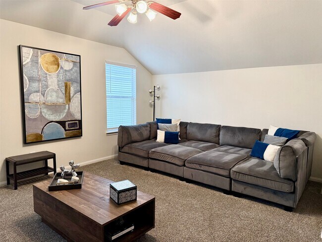 Building Photo - 142 E Spindle Tree Cir