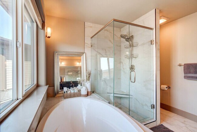 Building Photo - 2338 Gallatin Green Blvd