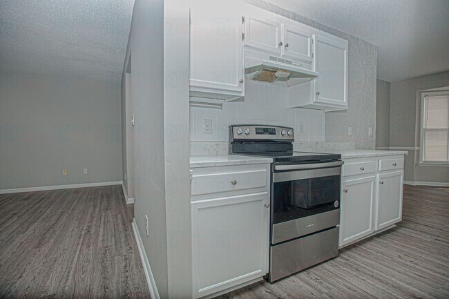 Building Photo - Welcome to your new home in Durham, NC!
