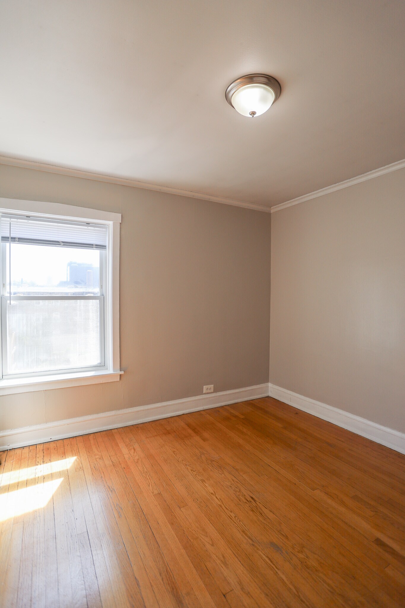 Building Photo - 5051 N Glenwood Ave