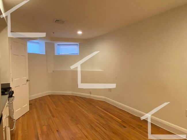 Building Photo - Inexpensive Allston Studio Apt!!