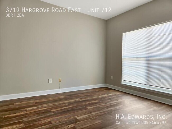 Building Photo - 3719 Hargrove E Rd