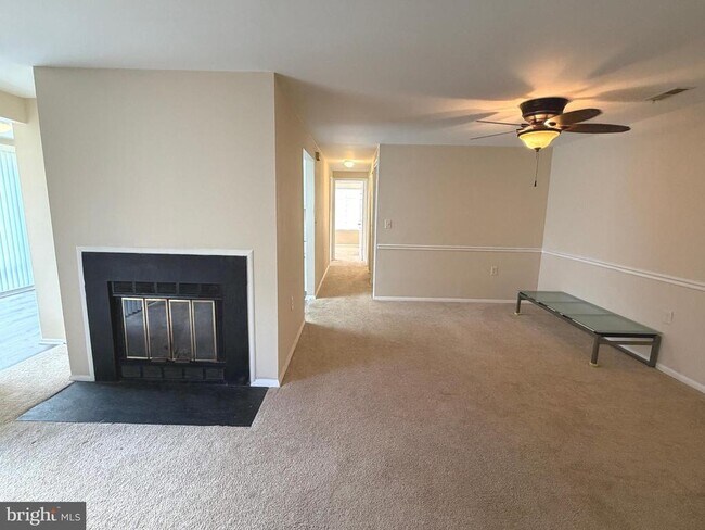 Building Photo - 18131 Chalet Dr