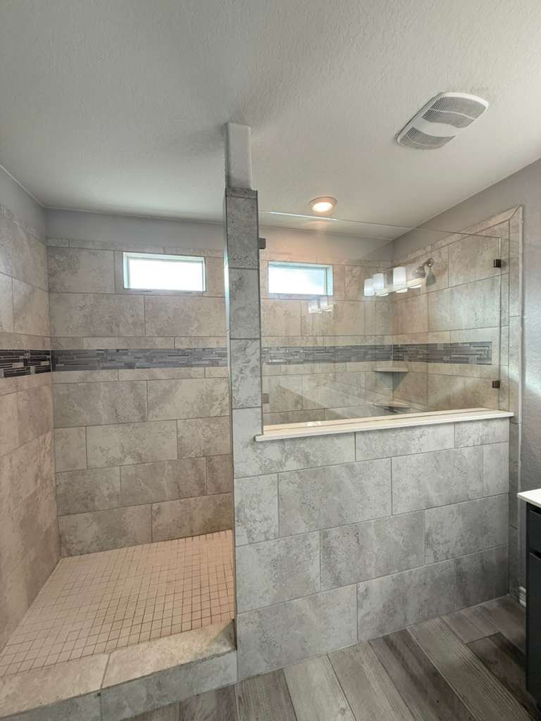Building Photo - 323 Deer Crest Dr
