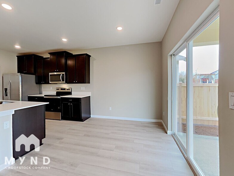 Building Photo - 15516 NE 72nd Way