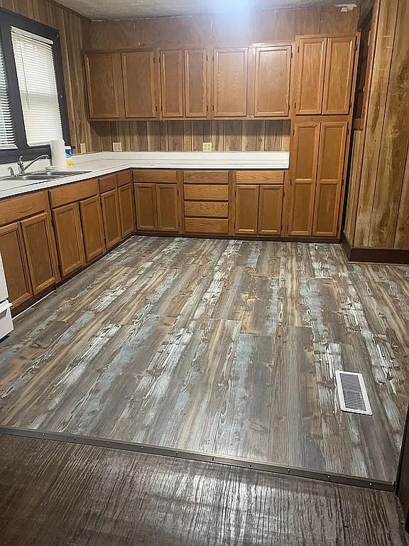 Building Photo - 2230 S 6th St