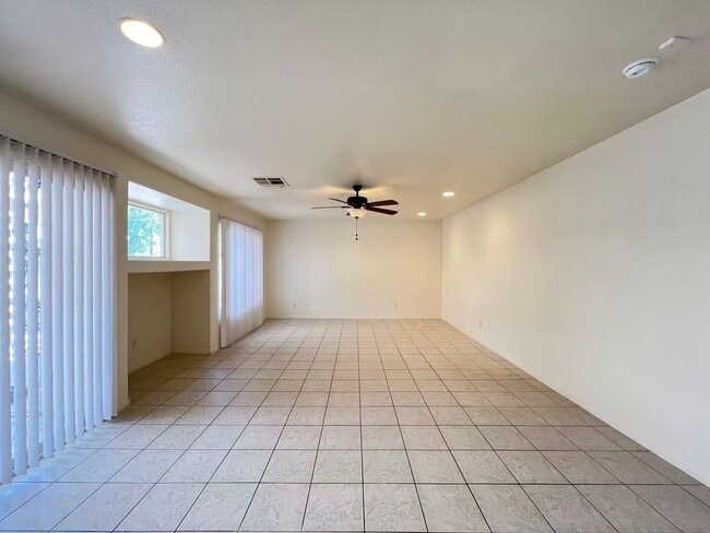 Building Photo - 8704 Autumn Valley Ave