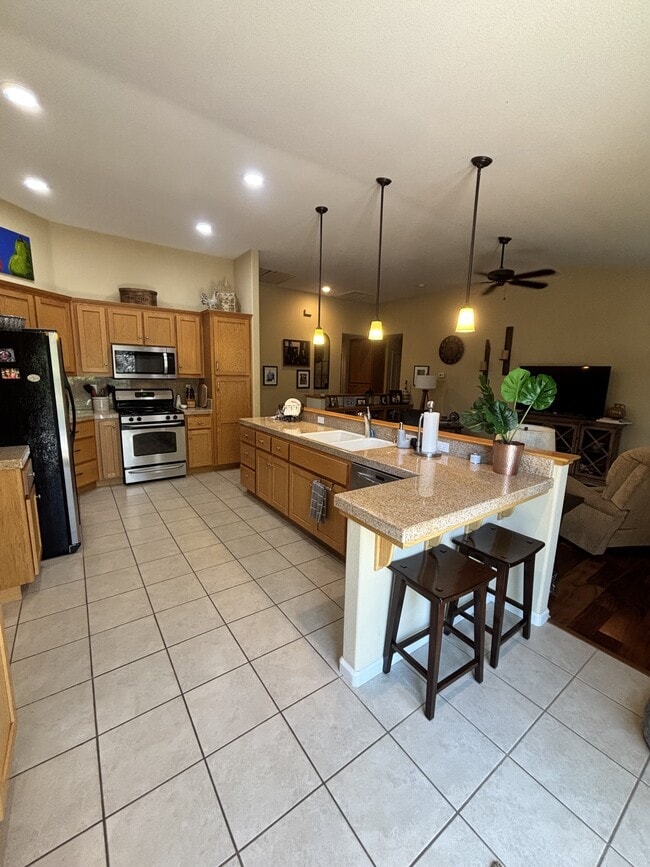 Building Photo - 901 Morgan Ranch Dr